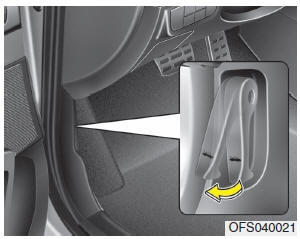 1.Pull the release lever to unlatch the hood. The hood should pop open slightly.