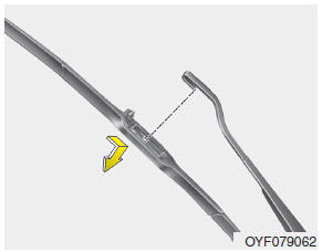 3. Install the blade assembly in the reverse order of removal. 4. Return the